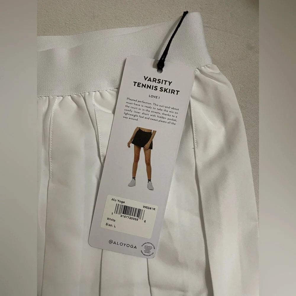 Alo NWT Varsity Tennis Pleated Skirt White Size L shorts underneath